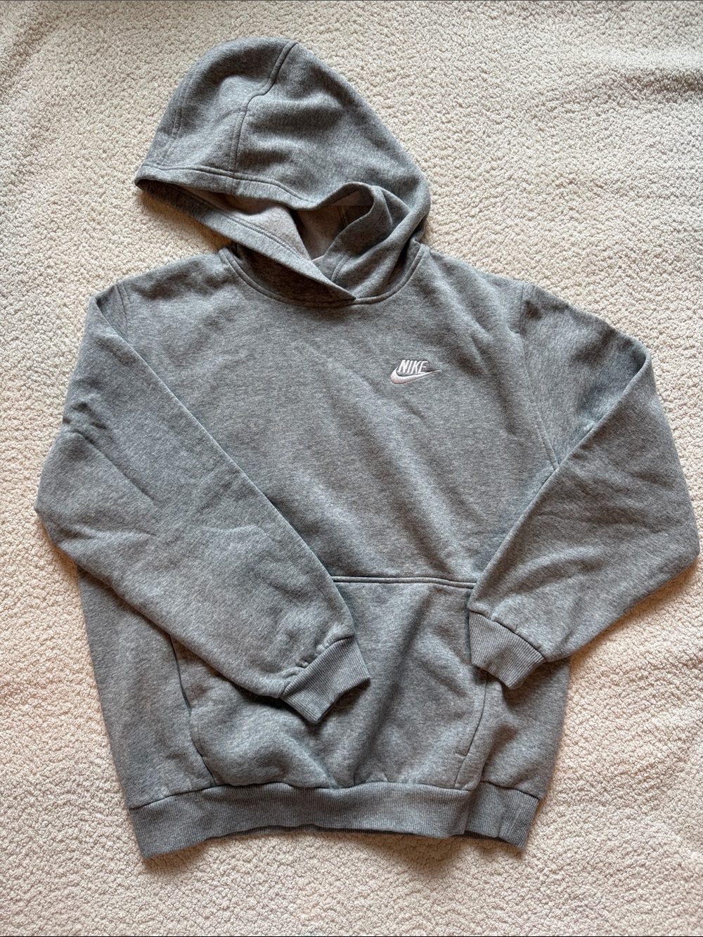 Nike boys Gray Hooded Sweatshirt with Small Chest Logo large husky